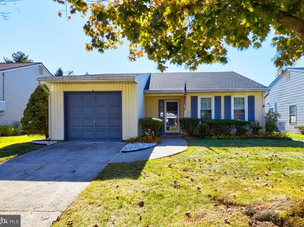 6 Hilltop Ln W, Columbus, NJ 08022