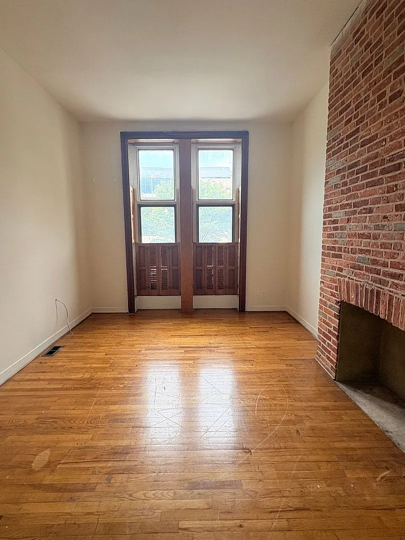 13 W. Preston St — Photo 1