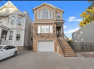 212 Bayview Ave #2, Jersey City, NJ 07305