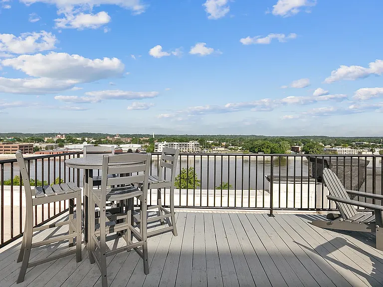 940 Monroe Ave NW #305 — Photo 22