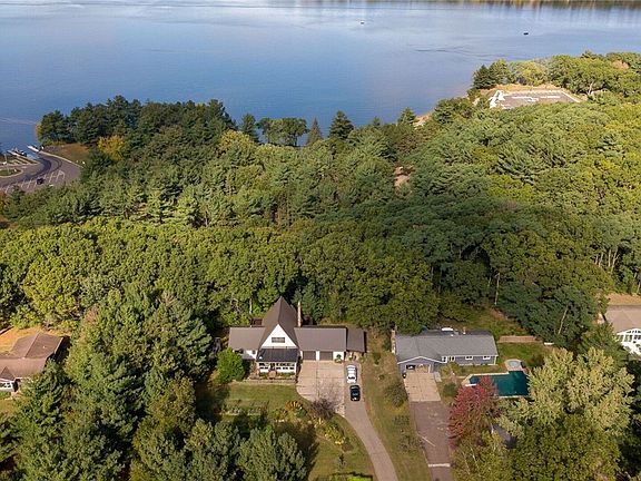 2nd image of 712 Lake Road