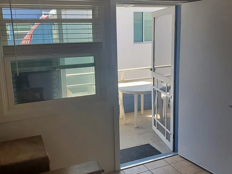 821 1/2 Coronado Ct — Photo 5