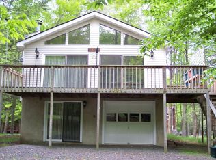 36 Lake Shore Dr, Lake Ariel, PA 18436