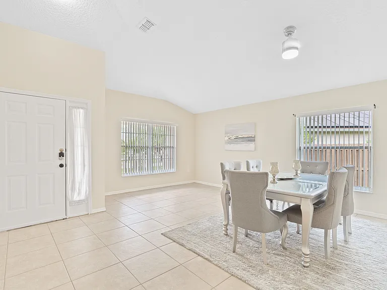 2694 Willow Glen Cir — Photo 6
