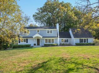 25 Peachtree Rd, Basking Ridge, NJ 07920