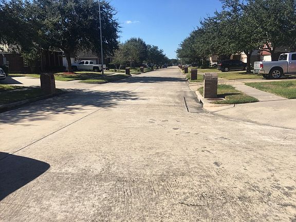 4th image of 1914 N Carlsbad Ln