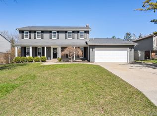 840 Dahlia Ln, Rochester Hills, MI 48307