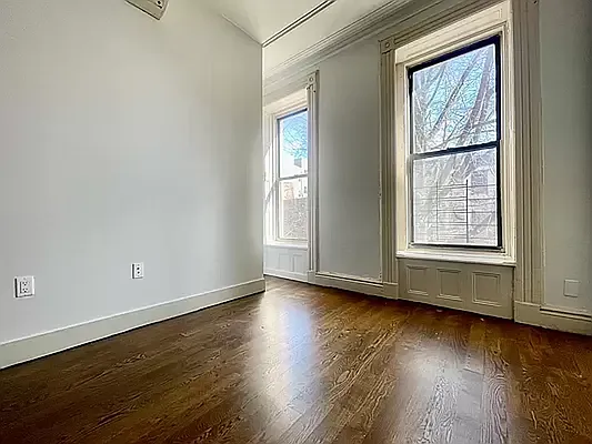 Rented by ERNY LLC | media 33