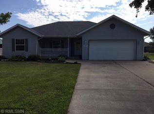817 S Geinitz Ave, Litchfield, MN 55355