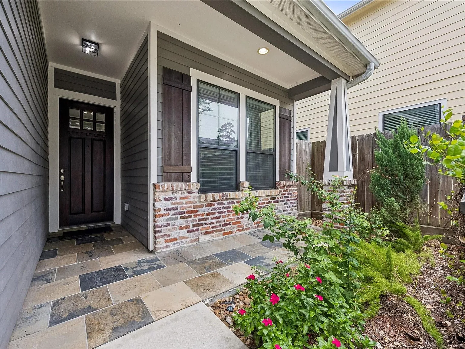 4 bed, 4.0 bath, 2569 sqft, $4,150 — Photo 2