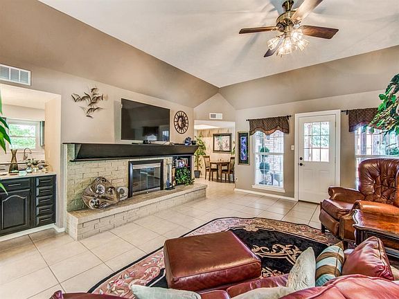 4th image of 4553 Fremont Ln