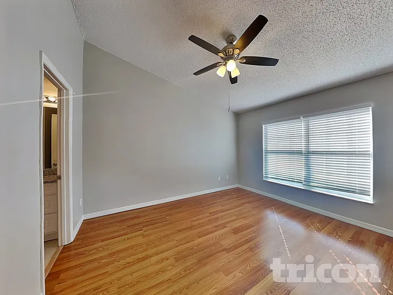 17128 Woodcrest Way — Photo 5