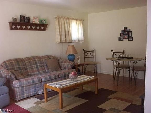 3rd image of 2833 8th St