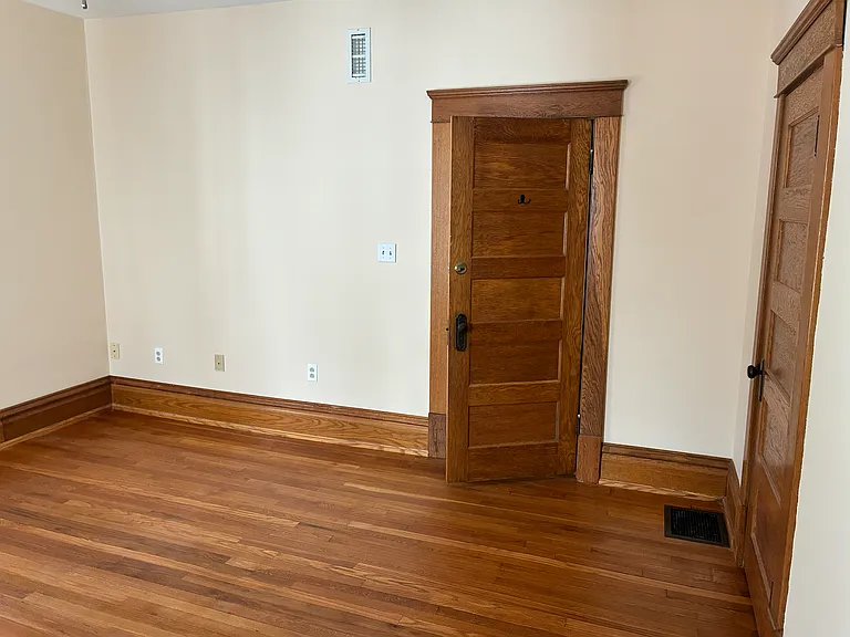 54 Morris Ave — Photo 43