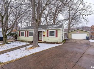 901 40th Street Ct, Moline, IL