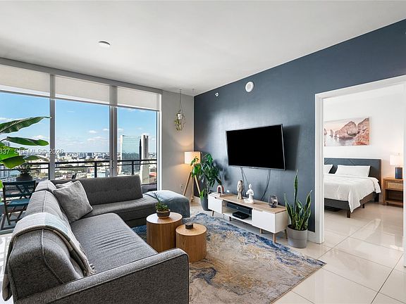2nd image of 90 SW 3rd St APT 2706
