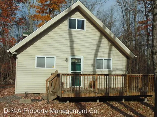 1126 Woodland Dr, East Stroudsburg, PA 18301