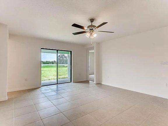 4th image of 810 Chatham Walk Dr