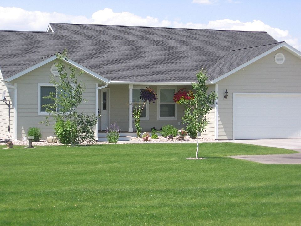 Beautiful Like New Home