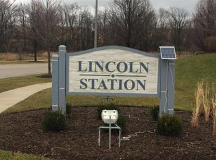 574 Lincoln Station Dr, Oswego, IL 60543