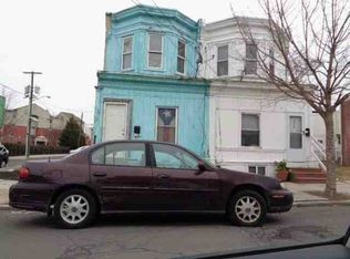 916 No 8 St, Camden, NJ 08102