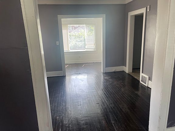 4th image of 3259 W Philadelphia St