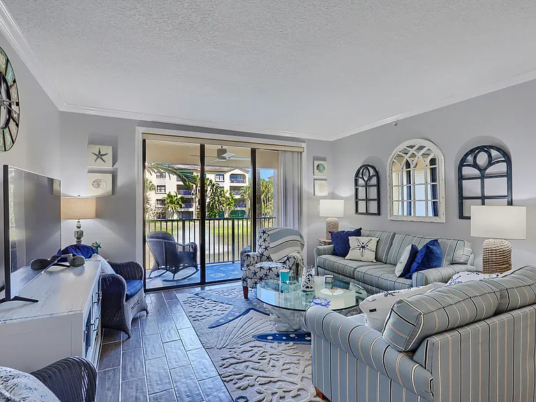 400 Uno Lago Dr #204 — Photo 10