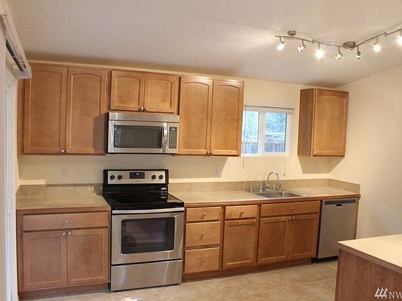 2nd image of 31 E Spencer Glen Dr