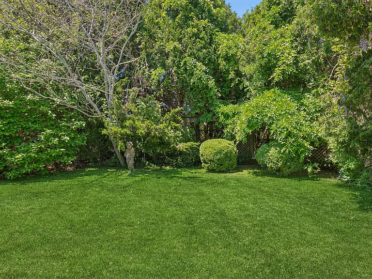 146 Westminster Rd — Photo 40