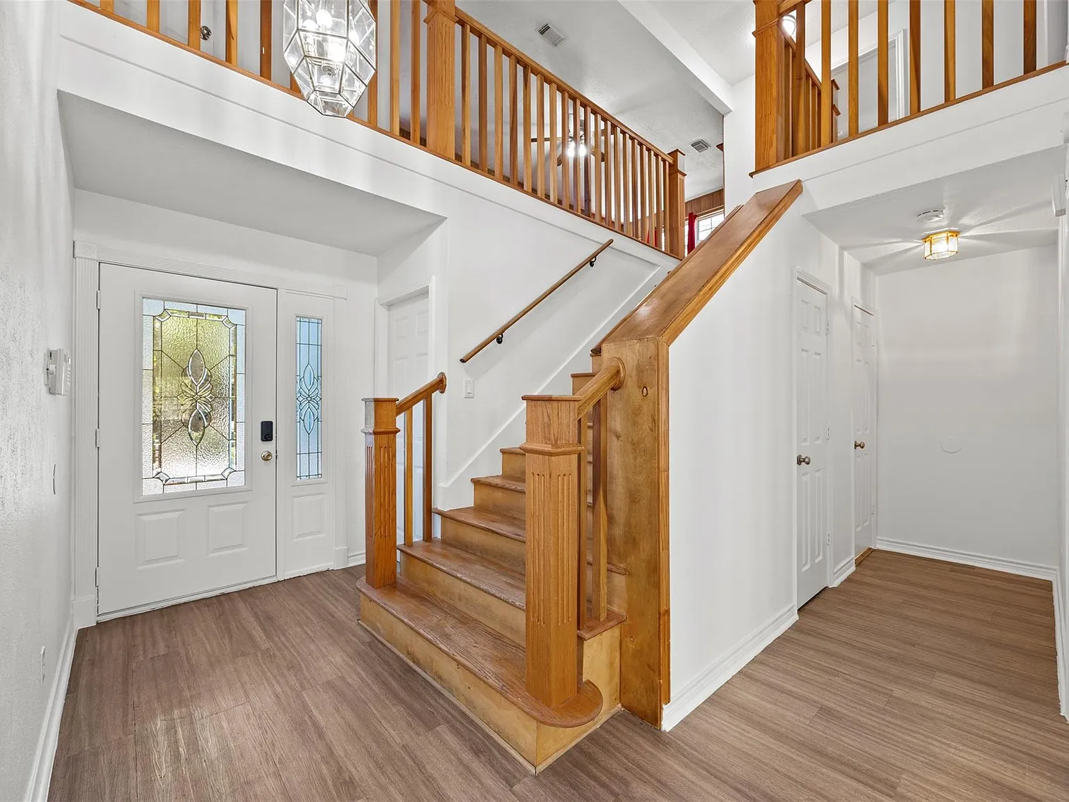 4 bed, 2.5 bath, 1968 sqft, $2,700 — Photo 3