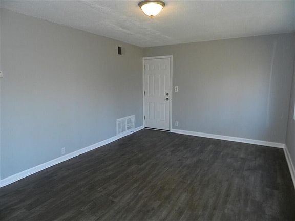3rd image of 32313 Ogemaw St #32313