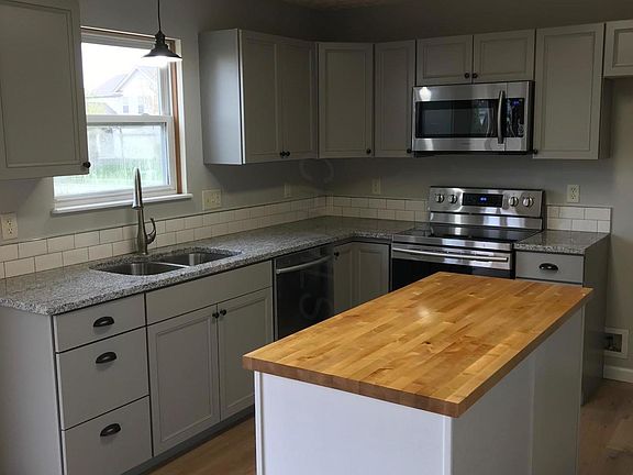 3rd image of 341 Rocky Springs Dr