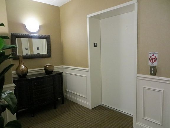 4th image of 50 S Greeley St APT 407