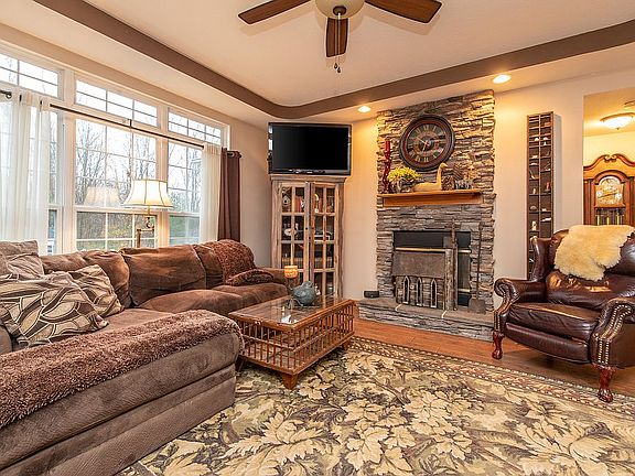 3rd image of 15403 Royal Oak Dr