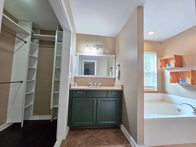 401 Evans Rd — Photo 22