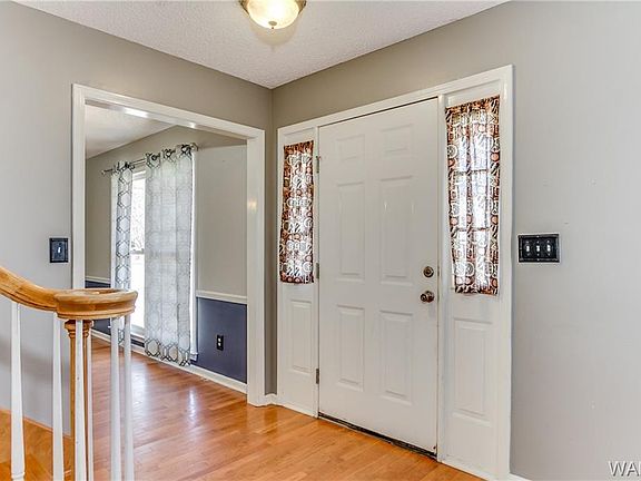 4th image of 14380 Gentry Dr
