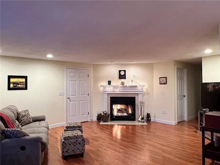 29 Swan Ct — Photo 7