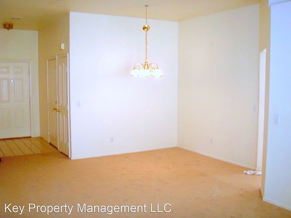 4th image of 319 Palisades Dr