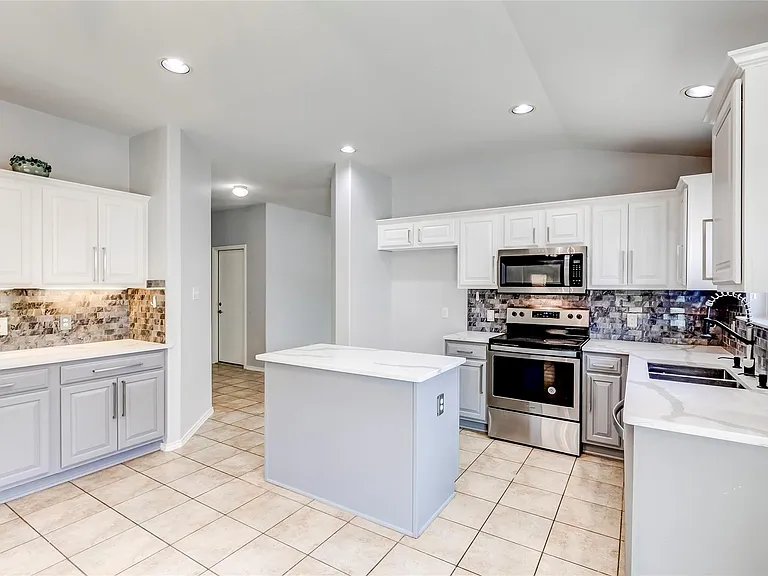 309 Riverine Way — Photo 13