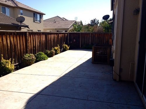 5th image of 340 Goodall Dr