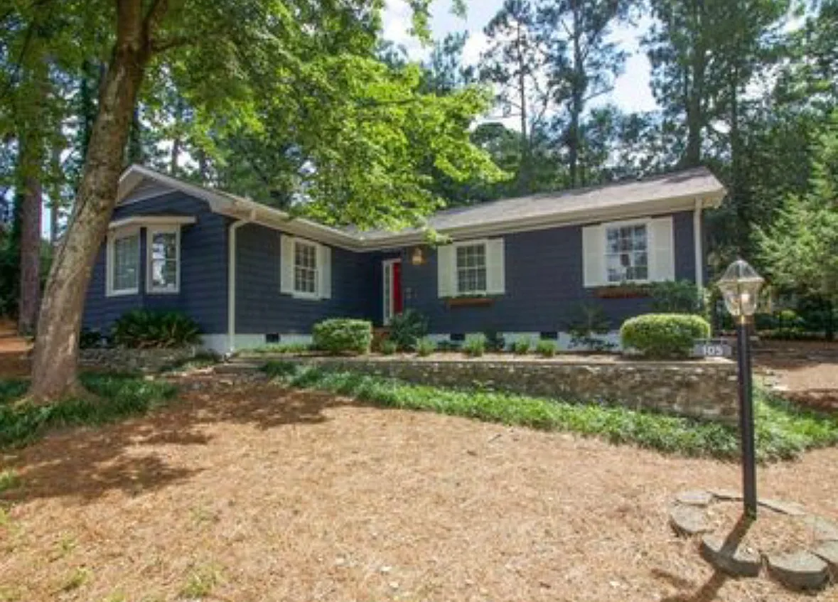 4 bed, 2.5 bath, 2042 sqft, $2,400 — Photo 1