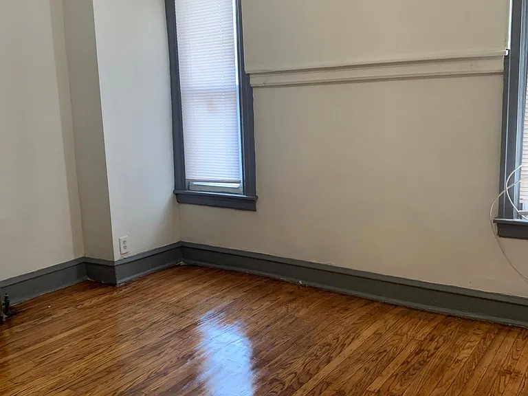 1008 S 52nd St — Photo 7