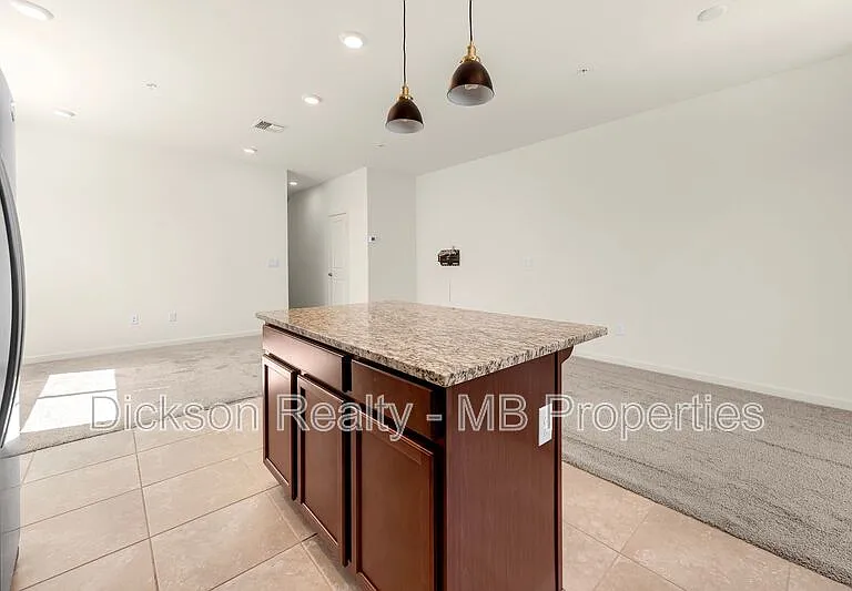 520 Logan Jacob Ln — Photo 5