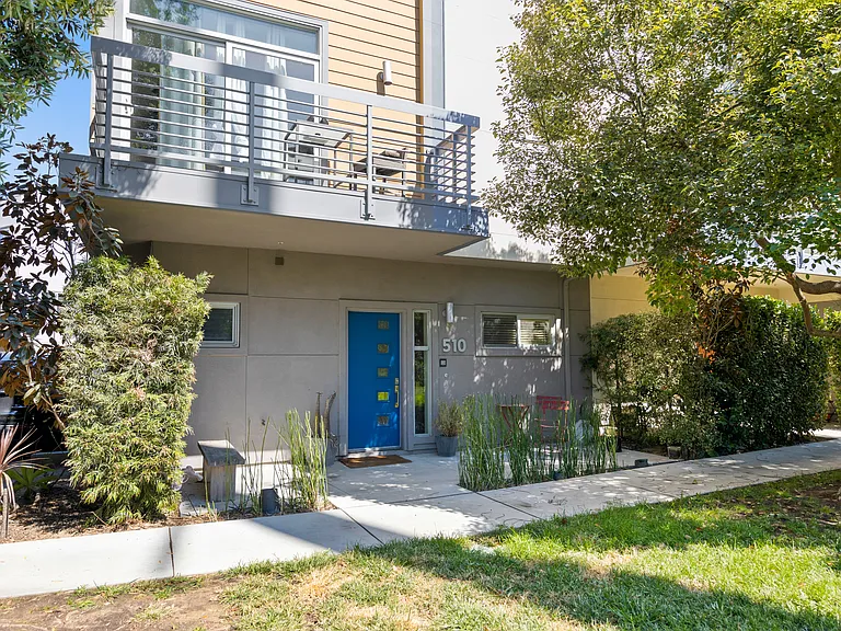 2753 Waverly Dr #510 — Photo 15