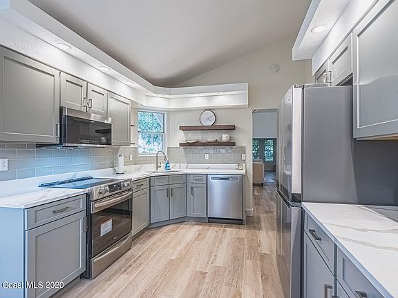 4th image of 780 Wintergreen Ln