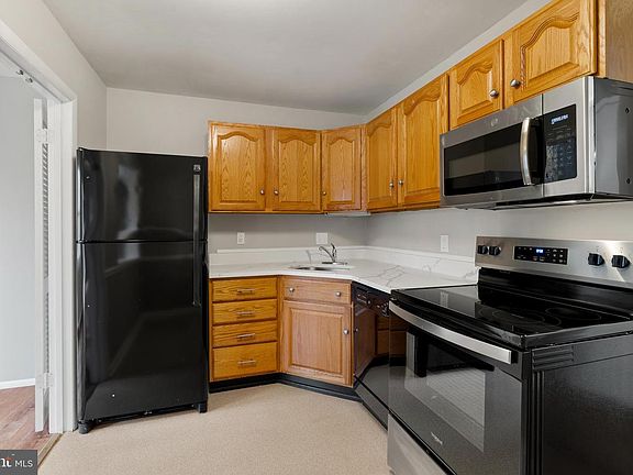 2nd image of 240 Crocker Dr APT F