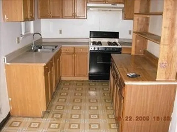 6114 Maywood Ln, Stockton, CA 95207