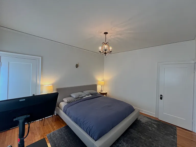 1935 N Vermont Ave #3 — Photo 12