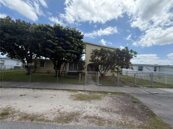 10910 SW 40th St, Miami, FL 33165