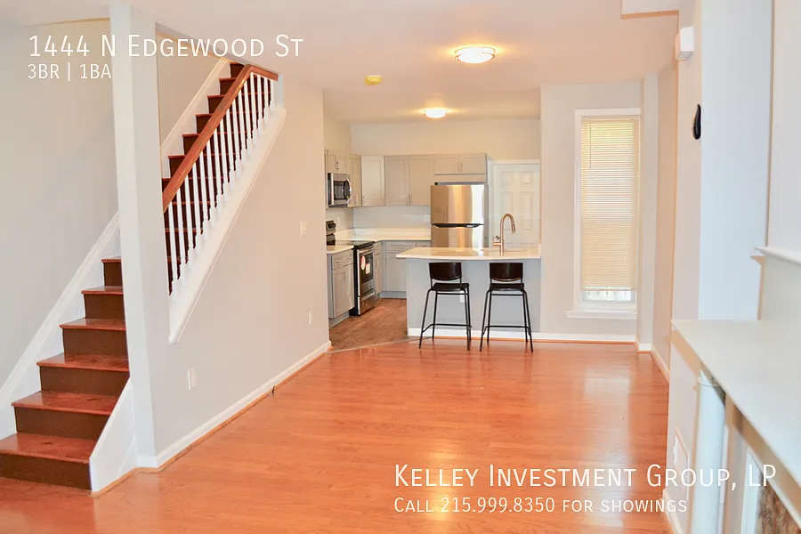 3 bed, 1000 sqft, $1,440 — Photo 2